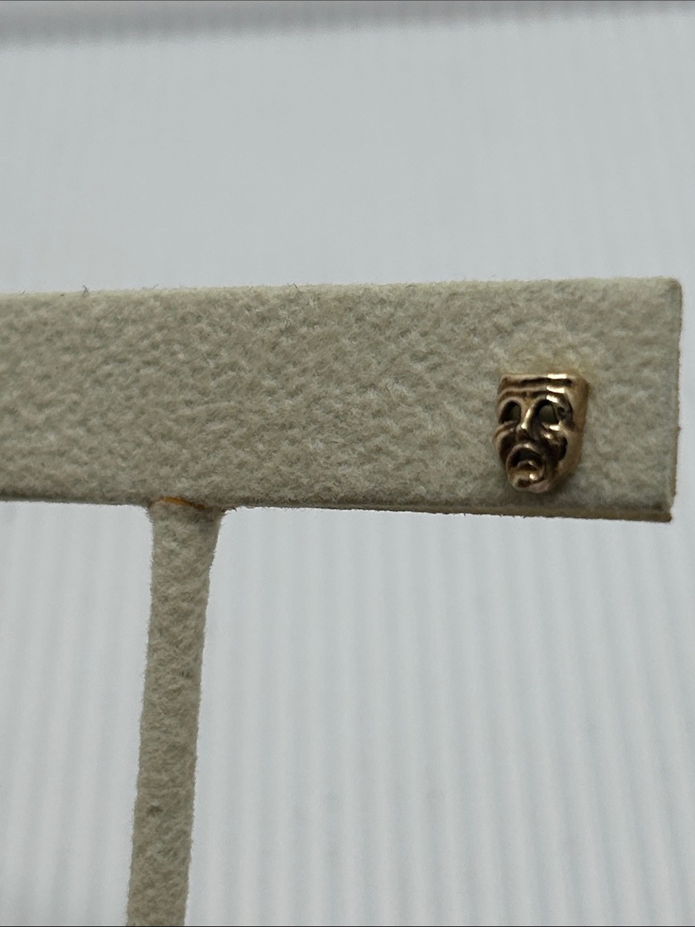 14KT Gold Theatrical Mask Stud Earrings - Picture 5 of 7